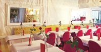 Vorschau: Tischgestell aus Metall für die Gastronomie - Marino-TGF-400 eingedeckt im Restaurant Vorschau: Tischgestell aus Metall für die Gastronomie - Marino-TGF-400 eingedeckt im Restaurant